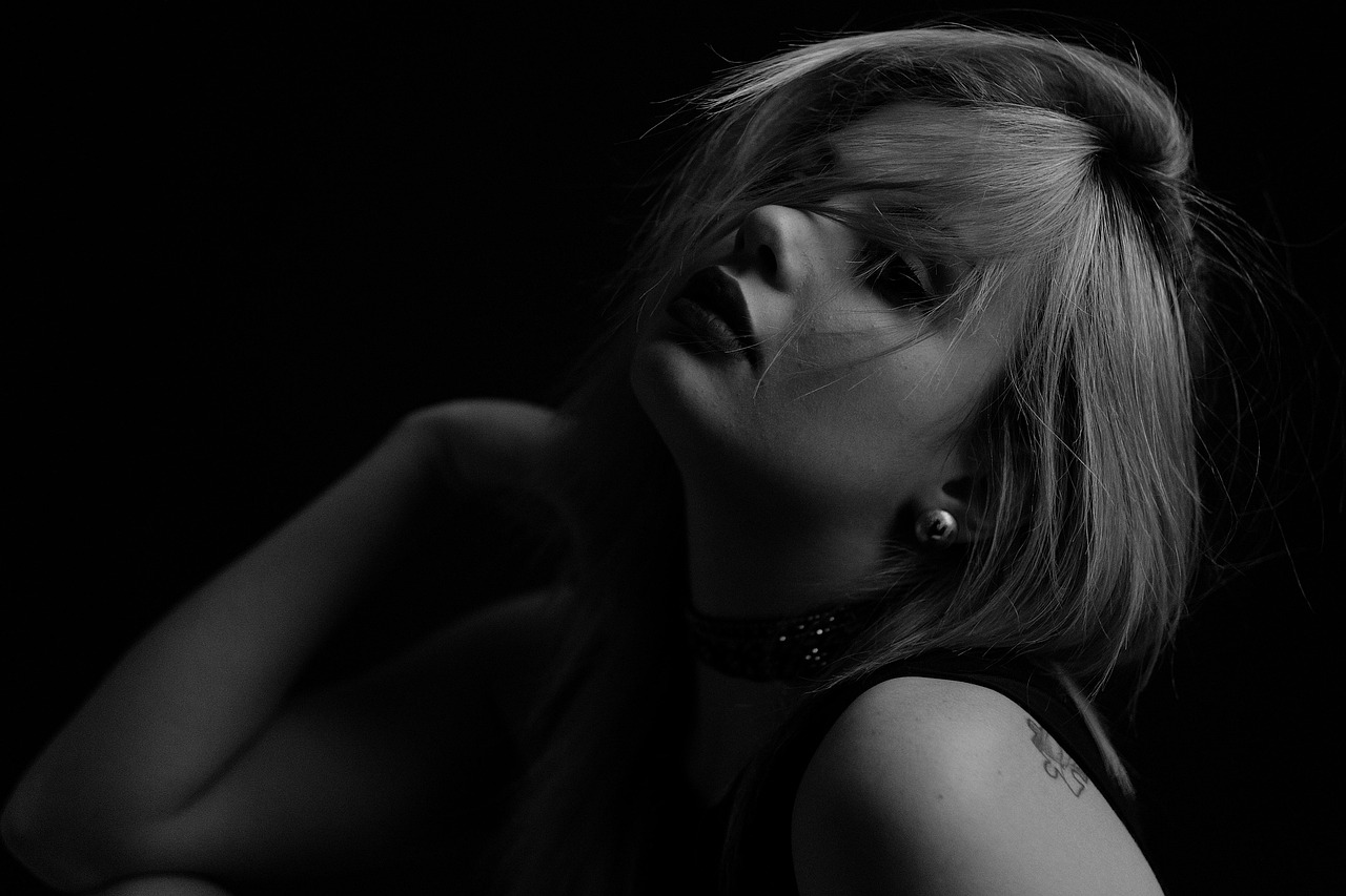 vx账号买卖：冯站长之家详情下载教程app