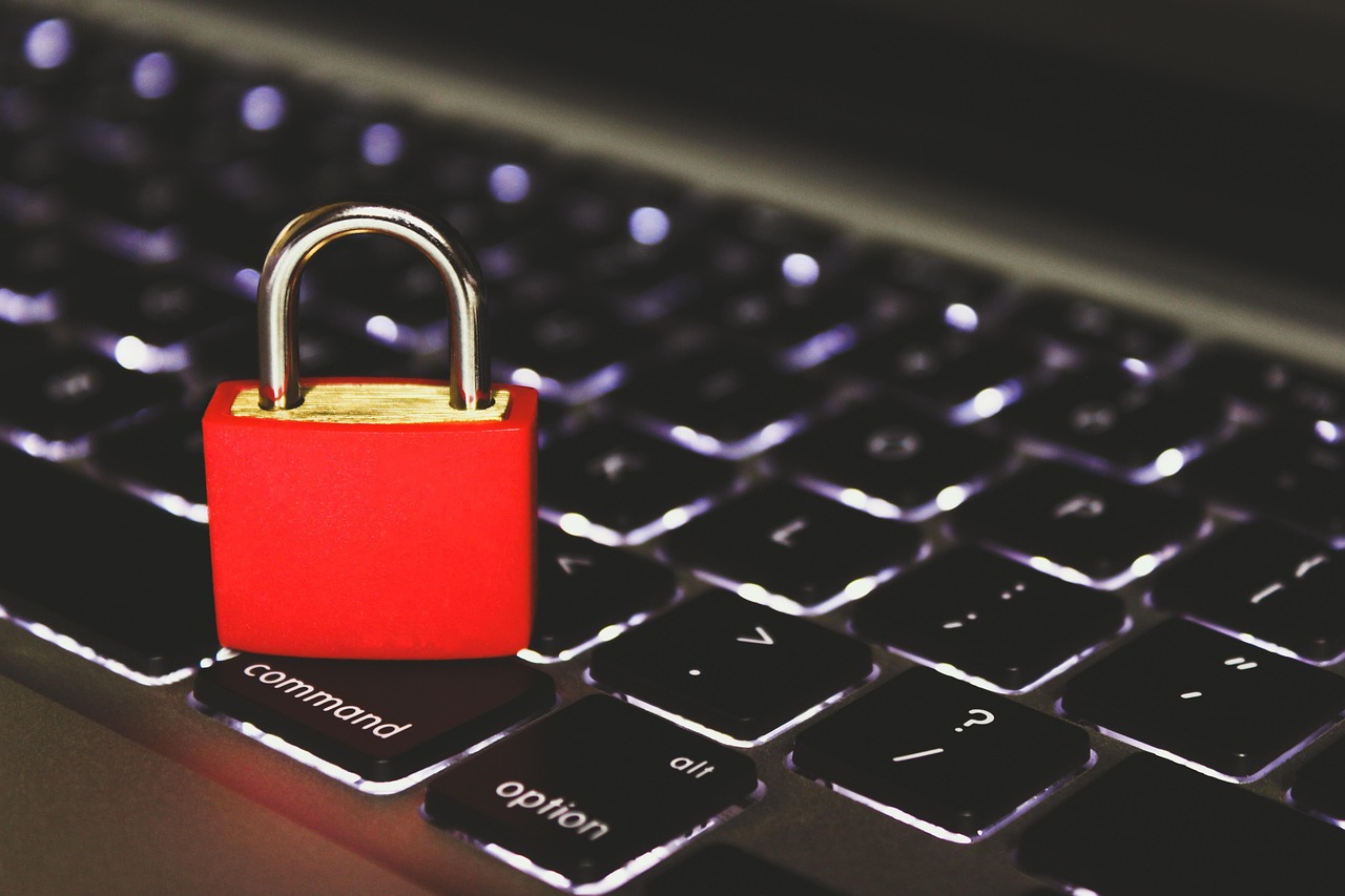 如何向游戏厂商举报风险提示的技术支持辅助?